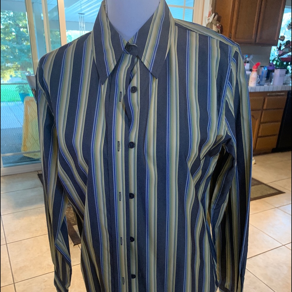 Isaac Mizrahi button up top